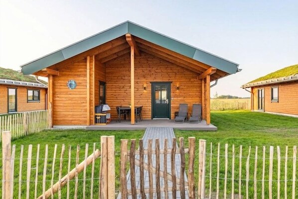 Unclassified image, 1 of 45, button - Ferienhaus mit Terrasse und Sauna in Kating (Tönning OT Kating)