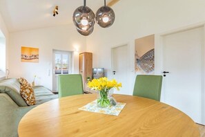 Dining - Ferienhaus mit Terrasse und Sauna in Kating (Tönning OT Kating)
