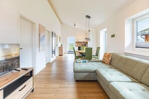 Living area - Ferienhaus mit Terrasse und Sauna in Kating (Tönning OT Kating)