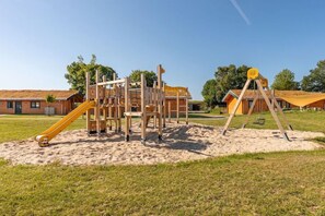 Children's area - Ferienhaus mit Terrasse und Sauna in Kating (Tönning OT Kating)