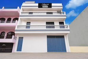 Ảnh chưa phân loại, 2 trong số 27 ảnh, nút