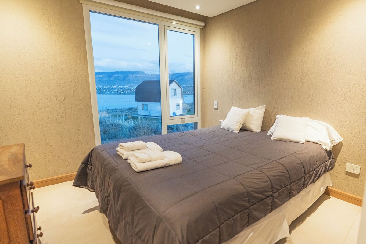 Deluxe House | Free WiFi