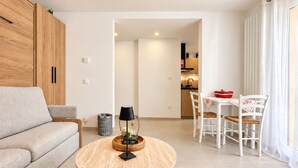 Unclassified image, 5 of 18, button - Vrbo Property (Aix-les-Bains)