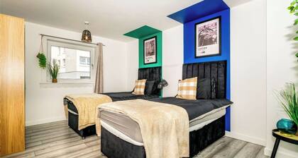 Stylish Greenock Home | Sleeps 8