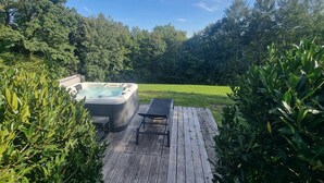 Unclassified image, 4 of 17, button - Apartment 'Kleines Glück in der Natur' with Balcony, Terrace, Whirlpool and Fire Pit (Deggendorf)