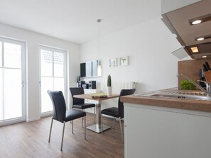 Dining - Seilerstr./knyphausenstr.26b - Elenchen (Norderney)