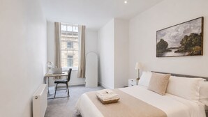 Unclassified image, 2 of 17, button - Modern 2 bed, 2 bath Hull old town apartment - Great for work trips and families (Kingston upon Hull)