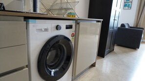 Luokittelematon kuva, 4 kautta 18, painike