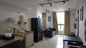 Unclassified image, 3 of 18, button - Egyptian L Studio_Hiranandani Estate (ठाणे)