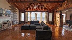Living area - Hermosa y amplia casa con vista al lago (El Calafate)