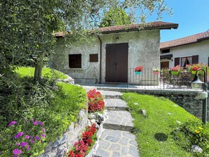 Unclassified image, 3 of 19, button - Vrbo Property (Bellagio)