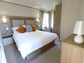 Room - Stunning mini lodge 5 minutes walk to the beach (Walton-on-the-Naze)