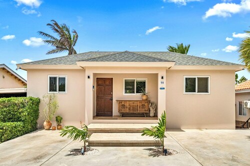 3BR 3BA Home w/ Pool & Tropical Garden