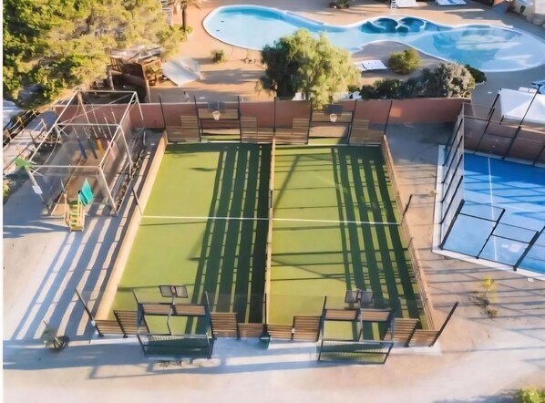 Unclassified image, 1 of 42, button - Bungalow 'Camping Siblu Mar Estang' with Mountain View, Wi-Fi and Air Conditioning (Canet-en-Roussillon)