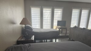 Unclassified image, 5 of 12, button - Terrific 4-bedroom house Southside With 2 sitting areas. (Abilene)