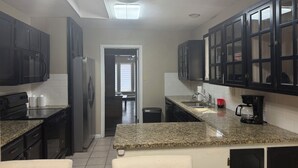 Unclassified image, 3 of 12, button - Terrific 4-bedroom house Southside With 2 sitting areas. (Abilene)