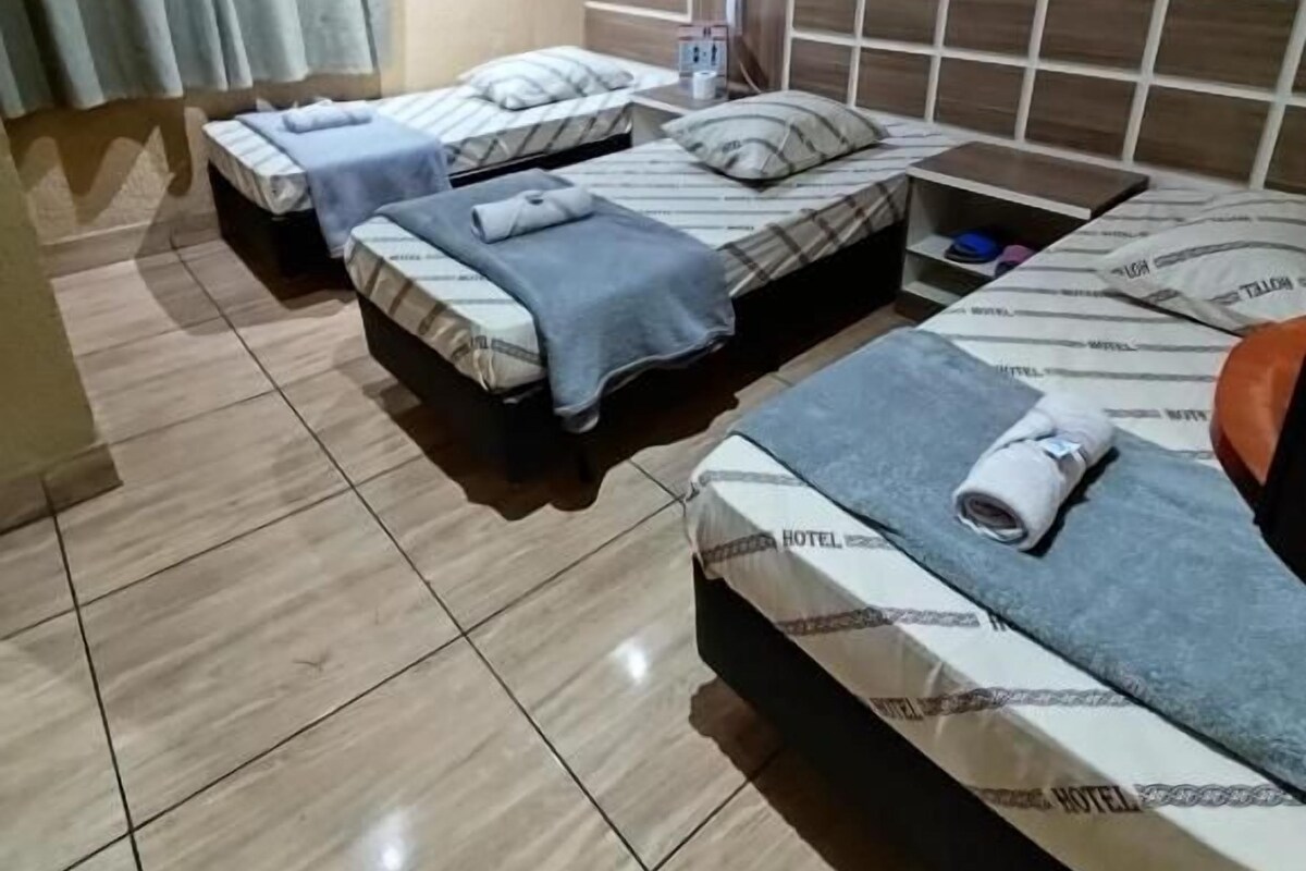 Phòng 4, quang cảnh thành phố | Phòng tắm