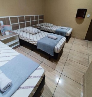 Ảnh chưa phân loại, 3 trong số 17 ảnh, nút