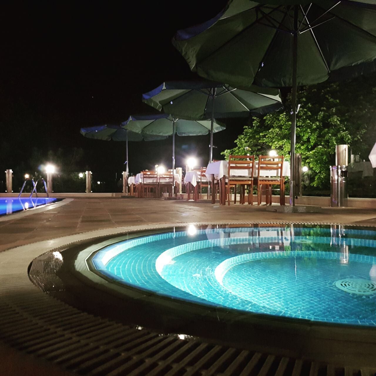 Seasonal outdoor pool