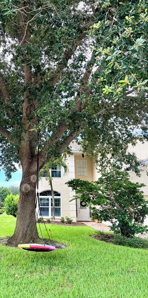 Unclassified image, 2 of 42, button - Wonderful 4-bedroom house with pool/spa 5 miles from beautiful beaches! (Bonita Springs)