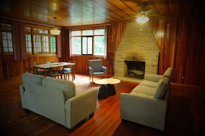 Unclassified image, 2 of 47, button - The Woodhouse at Bambito (Paso Ancho)