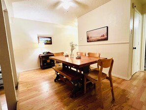 Unclassified image, 3 of 41, button - The Heirloom, 1 bed cozy condo with Trail access (Dallas)