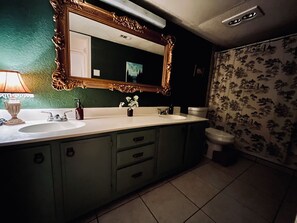 Unclassified image, 2 of 41, button - The Heirloom, 1 bed cozy condo with Trail access (Dallas)