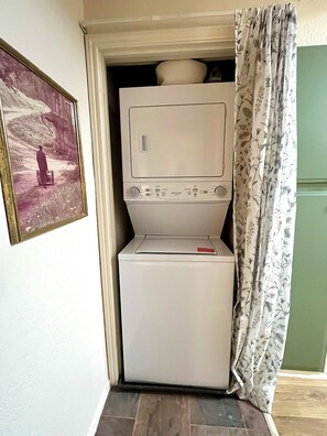 Unclassified image, 5 of 41, button - The Heirloom, 1 bed cozy condo with Trail access (Dallas)