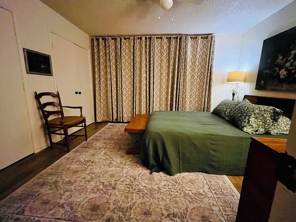 Unclassified image, 1 of 41, button - The Heirloom, 1 bed cozy condo with Trail access (Dallas)