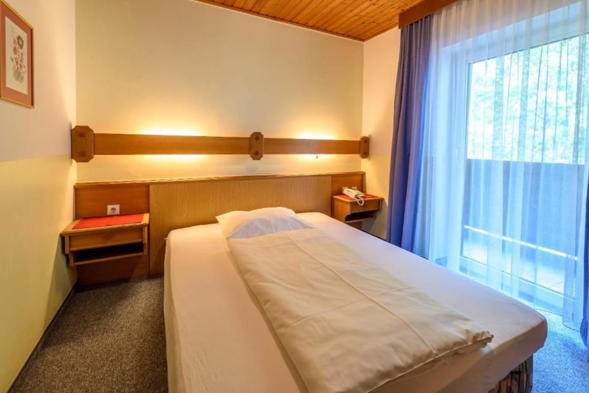 Standard Single Room | Living area