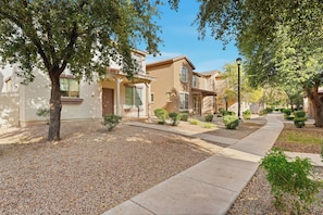 Unclassified image, 4 of 24, button - Spacious Gilbert Home for Monthly Stays- 4BR/3BA (Gilbert)