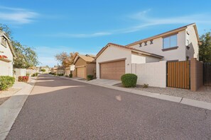 Unclassified image, 3 of 24, button - Spacious Gilbert Home for Monthly Stays- 4BR/3BA (Gilbert)