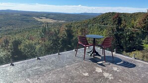 Unclassified image, 2 of 6, button - Vrbo Property (Hatley)