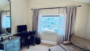 Unclassified image, 5 of 63, button - Pacifica Pacifica Coastal View Retreat & Sauna. (Pacifica)