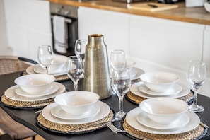 Private kitchen - Luxe Penthouse with Balcony & Parking (London)