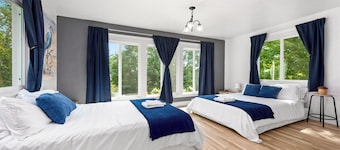 Lakeside 5BR Retreat by Lake Phalen-8 Beds-Fire Pit & Workspace