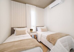 Second bedroom with twin beds - Skyline Retreat, Workspace, Downtown Access (Asunción)