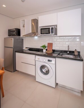 Fully equipped kitchen - Corporate Stay Workspace, Pool and Gym Access (Asunción)