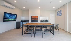 Building grill and lounge room - Comfy Apt with Pool & CoWorking (Fernando de la Mora)