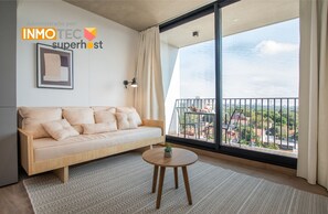 Living area - Spacious Stay with Balcony, City Views & Pool BBQ (Asunción)