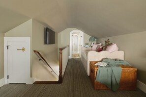 Interior - Little Light cozy home near Downtown Louisville! (Louisville)