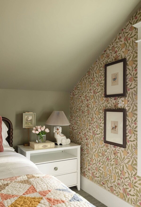 Bedroom 3: This cozy bedroom offers a relaxing retreat with comfortable bedding and a welcoming atmosphere, perfect for settling in and getting a good night’s rest.