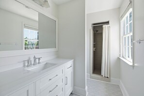 Bathroom - Elegant Charleston Townhome with Private Courtyard (Charleston)