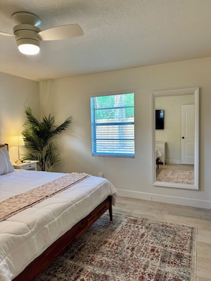 Unclassified image, 3 of 18, button - Family Friendly Home • Private Heated Pool • Near Beaches • Quiet Neighborhood (Melbourne)