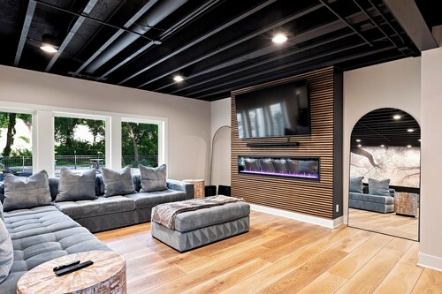 The Nest: Heated Pool, Hot Tub, Game Room & River Access - Sleeps 12