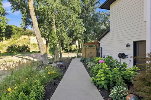 The Nest: Heated Pool, Hot Tub, Game Room & River Access - Sleeps 12