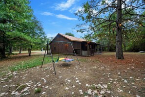 Unclassified image, 5 of 54, button - Starlight Cabin - Relax and Play (Broken Bow)