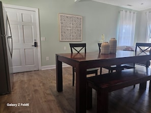 Dining - Zen Two Bedroom Flat  (Oakland)