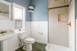 Bathroom - Zen Two Bedroom Flat  (Oakland)