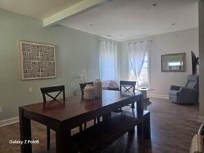 Dining - Zen Two Bedroom Flat  (Oakland)